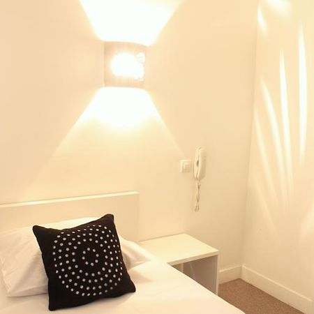 Hotel Petit Bastille Ольне-су-Буа Экстерьер фото