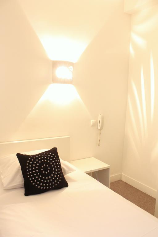 Hotel Petit Bastille Ольне-су-Буа Экстерьер фото